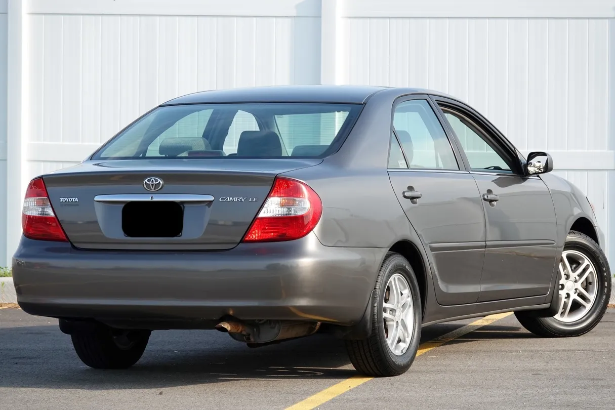 2002 Toyota Camry LE - Photo 8