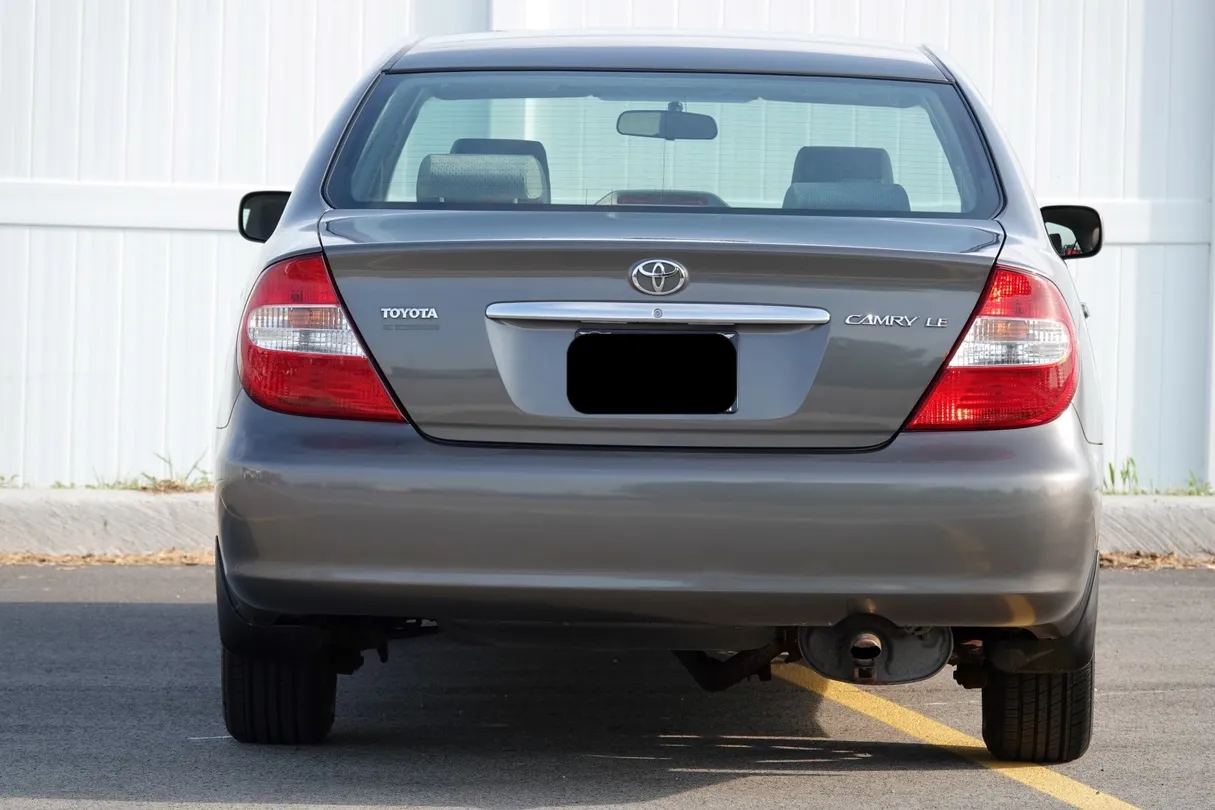 2002 Toyota Camry LE - Photo 9