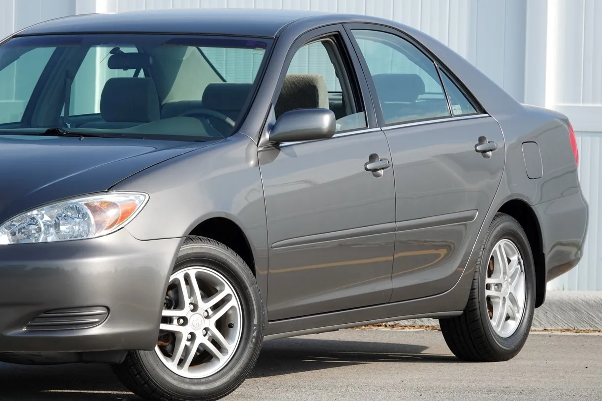 2002 Toyota Camry LE - Photo 14