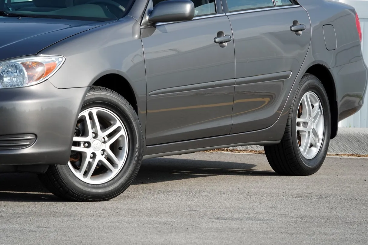 2002 Toyota Camry LE - Photo 16