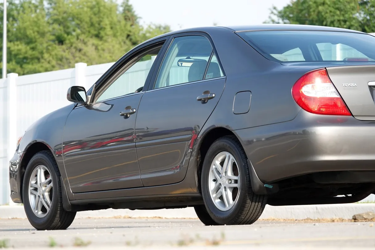 2002 Toyota Camry LE - Photo 17