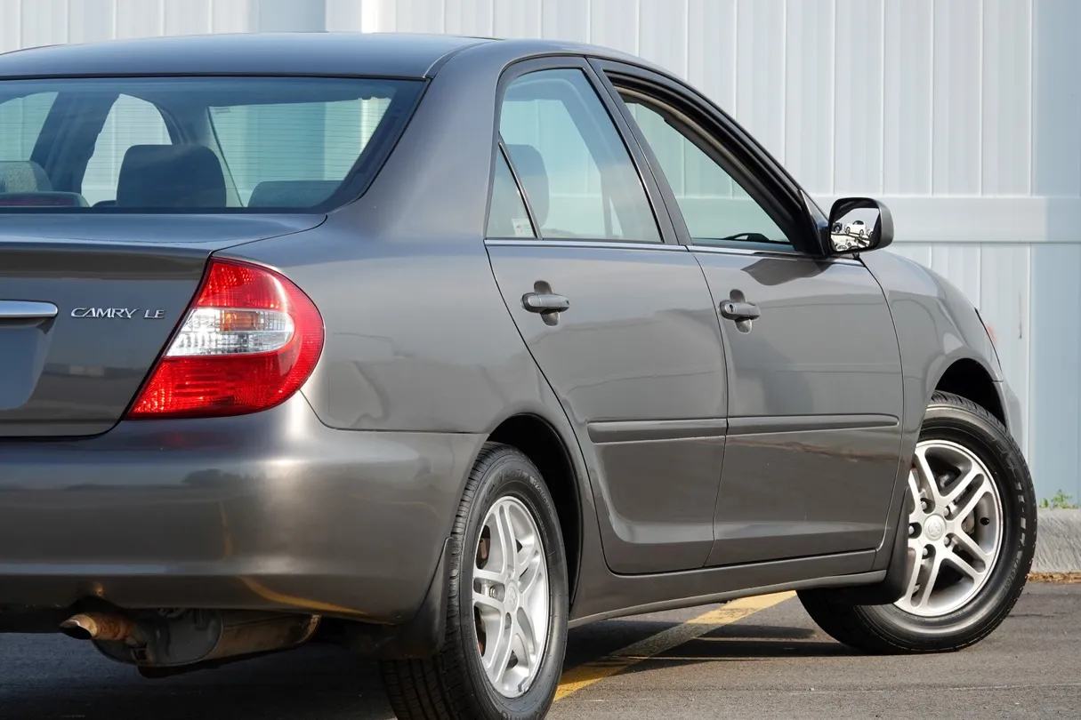 2002 Toyota Camry LE - Photo 21