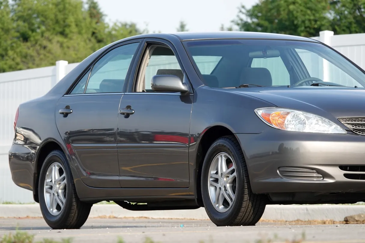 2002 Toyota Camry LE - Photo 26