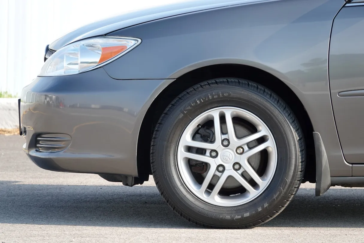 2002 Toyota Camry LE - Photo 36