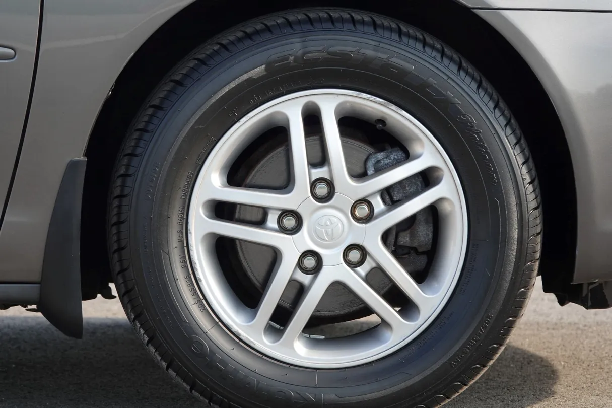 2002 Toyota Camry LE - Photo 40